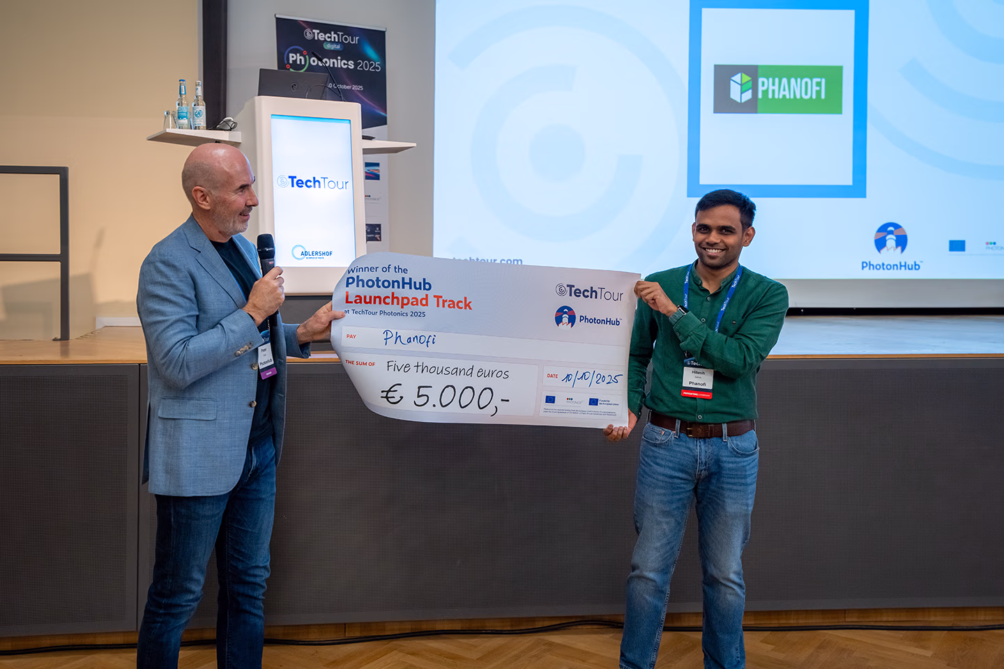 PhotonHub: Phanofi winning the PhotonHub Launchpad Track at TechTour Photonics 2025 €5000 euros prize.